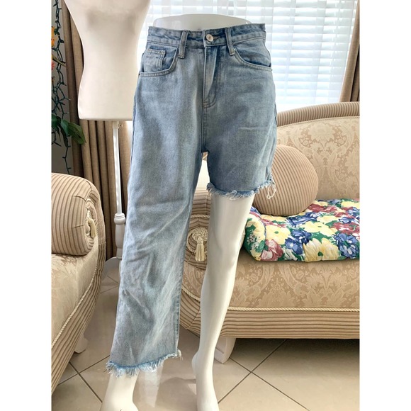 3/$15 Patchwerk Asymmetric Cut Jeans in Light Wash - Picture 1 of 10